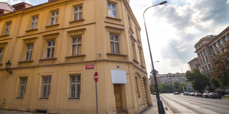 Pronájem Klimentská, s.r.o.