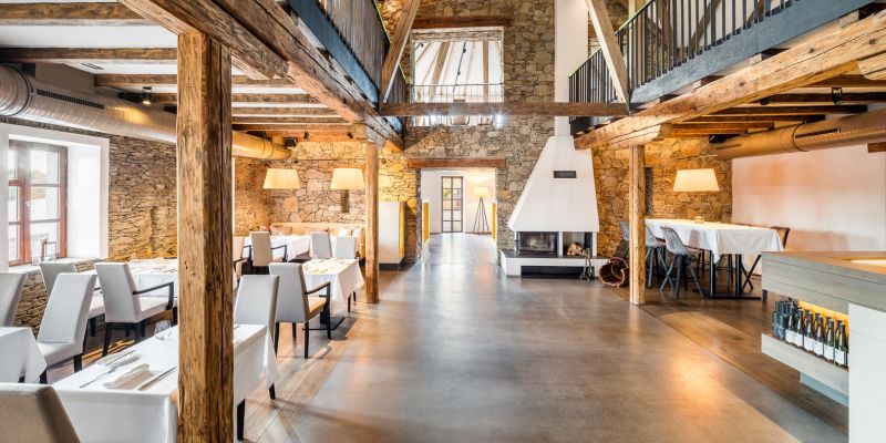 Salabka - Spodní hlavní sál restaurace