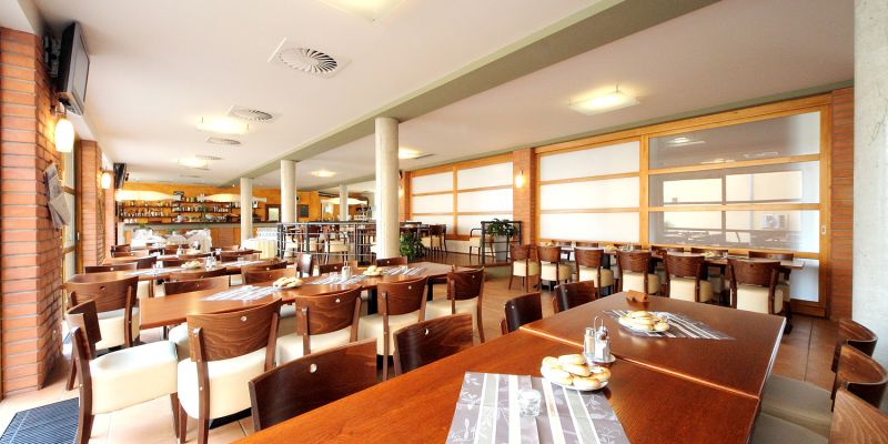 S CENTRUM Benešov - Velký salónek