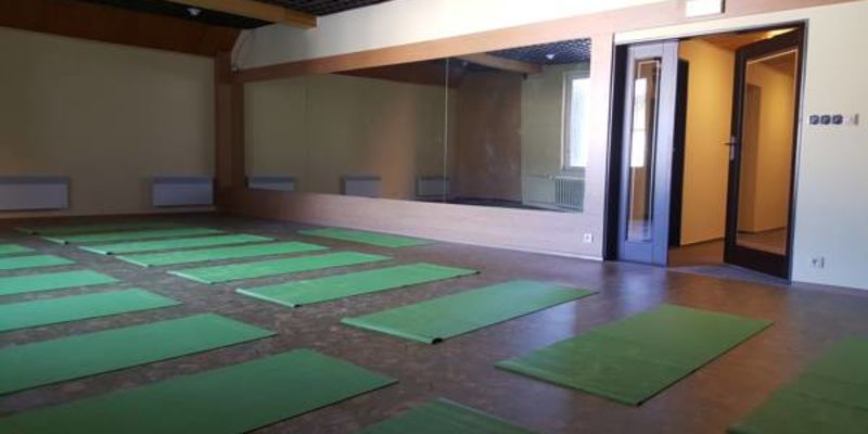 Zimní teambuilding stylově na hřebenech Krkonoš