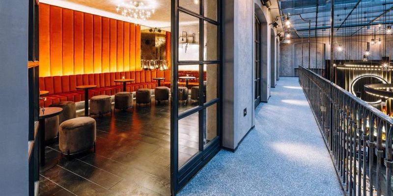 Moon Club & Lounge - Velvet Lounge