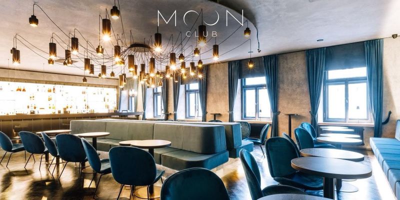 Moon Club & Lounge