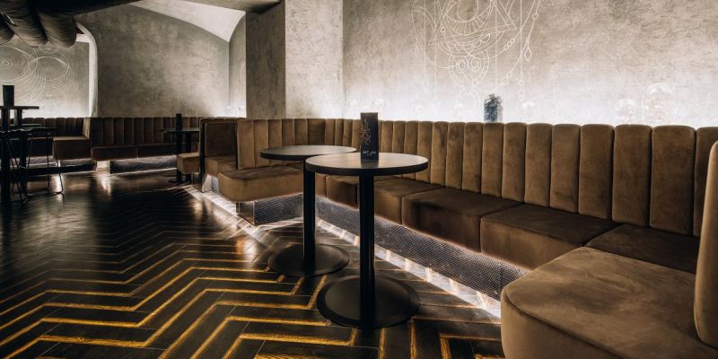 Moon Club & Lounge