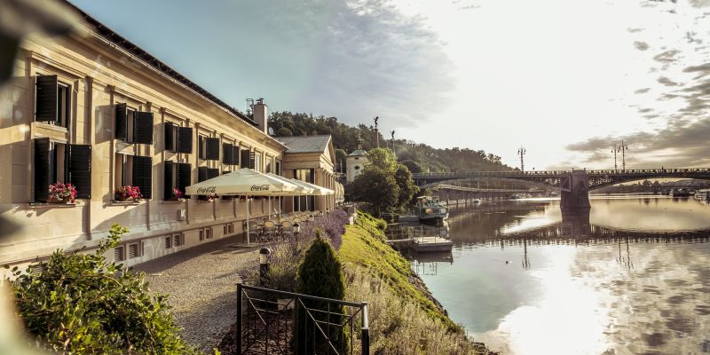 Pozvánka na otevření MOLO baru Občanské plovárny dne 23.4. 2025