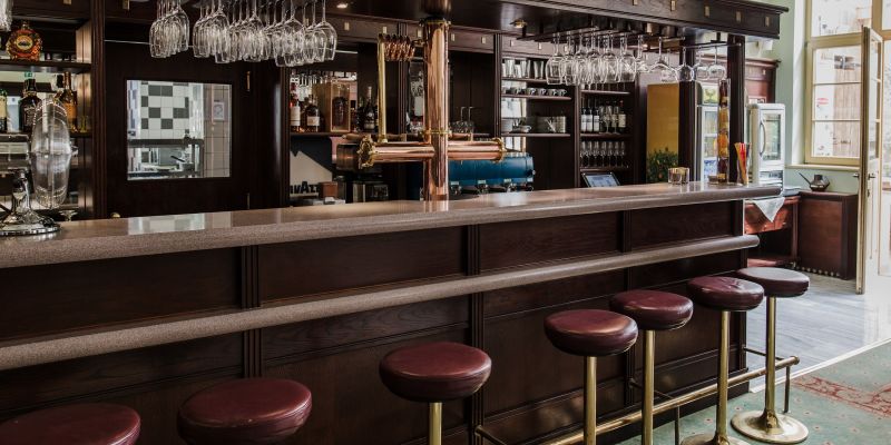 Palace Inn Hotel & Grill Restaurant - Hlavní restaurace s barem