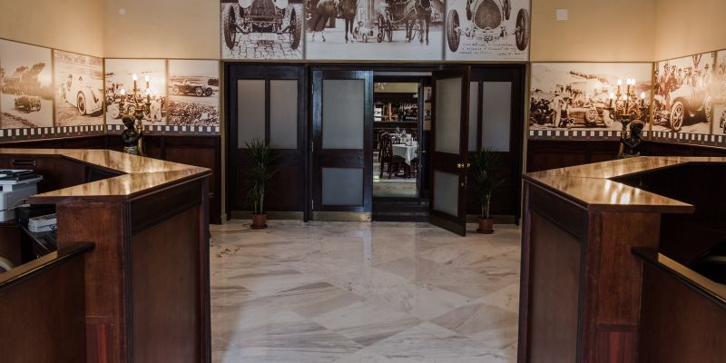 Palace Inn Hotel & Grill Restaurant