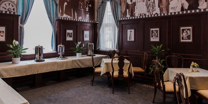 Palace Inn Hotel & Grill Restaurant