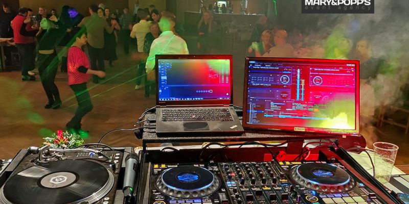 MARY & POPP'S AGENCY