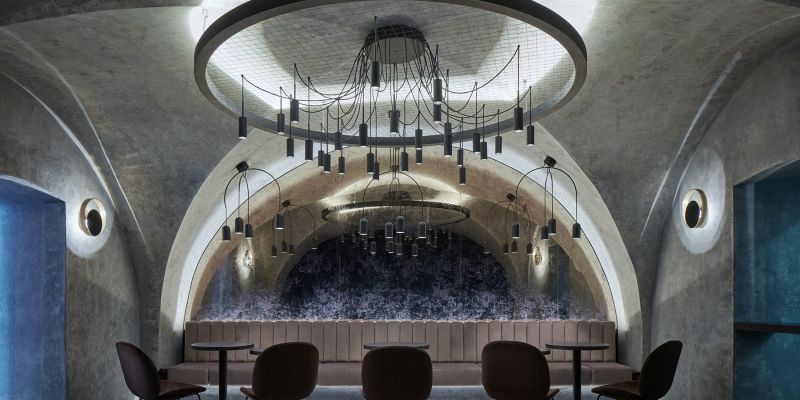 Moon Club & Lounge