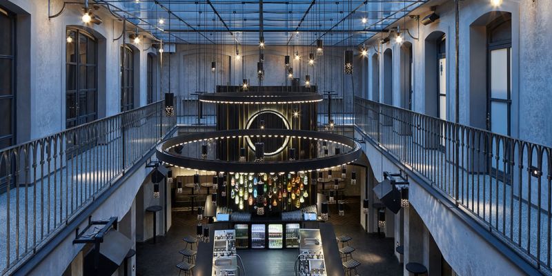 Moon Club & Lounge