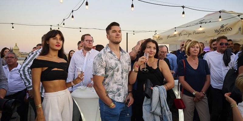 PYTLOUN HOTELS oslavila ve velkém stylu vysoko nad Prahou 20 let působení na českém trhu