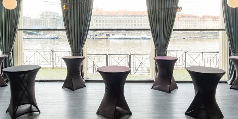 Občanská plovárna - Vítejte v EVENTOVÉ GALERII v Praze - Glass gallery