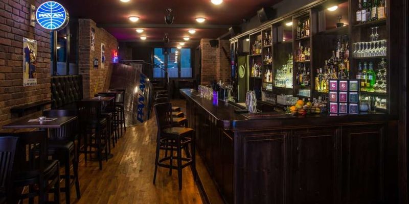 Hangar bar