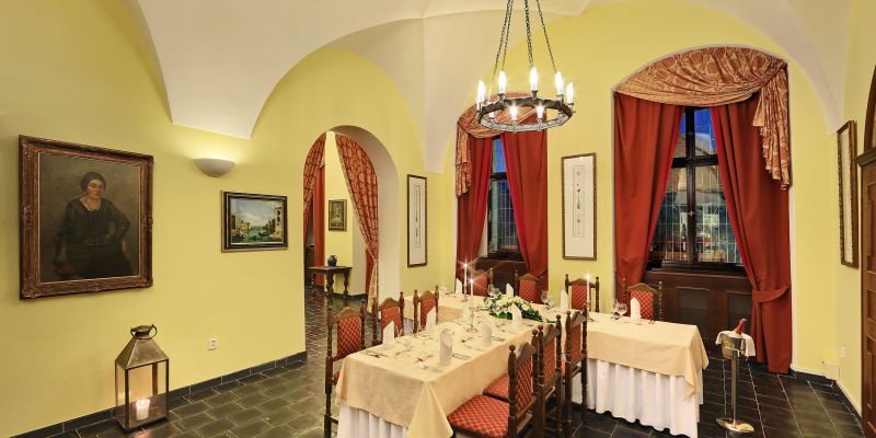 Hotel RŮŽE a OLDINN