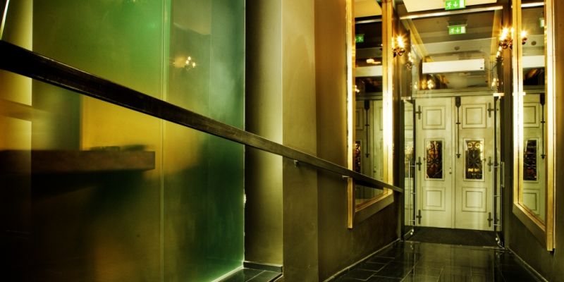 The ICON Hotel & Lounge