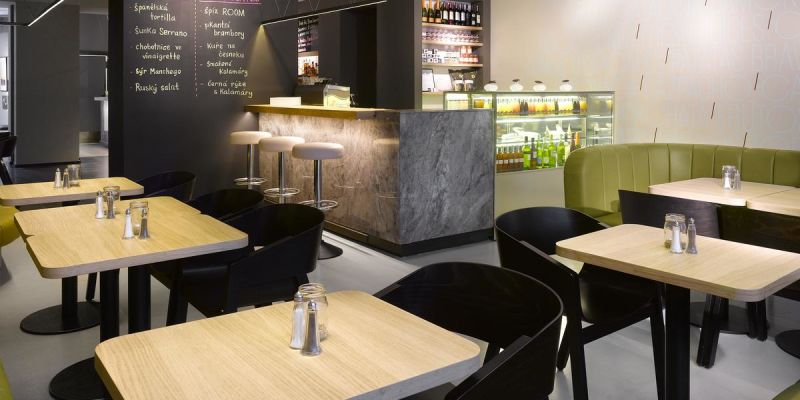 The ICON Hotel & Lounge
