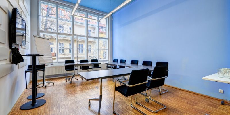 Impact Hub Praha D10 - Modrá zasedačka