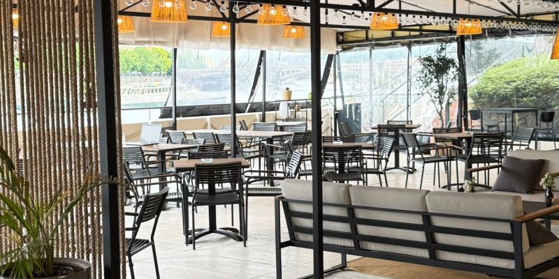 Nově zrekonstruovaný Molo bar na Občanské plovárně