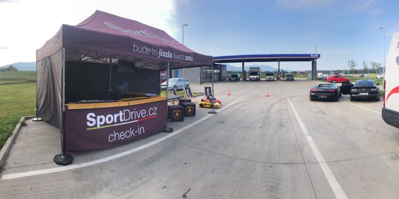 Svezení v supersportu (Ferrari, Lamborghini, Mustang)