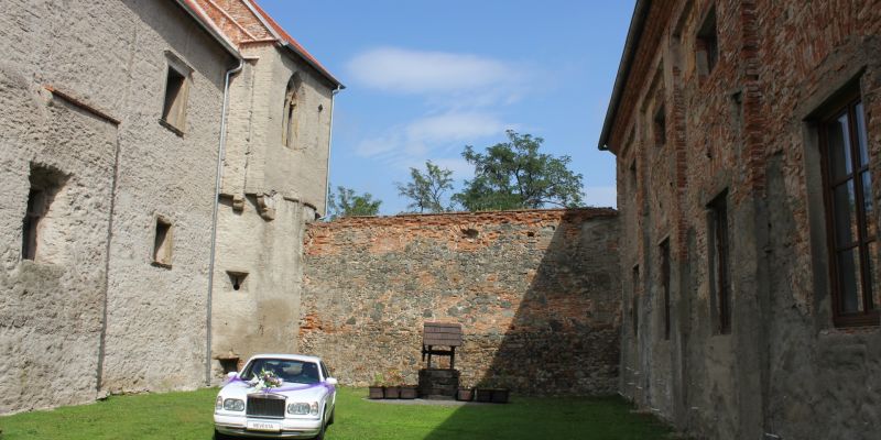 Hrad a Zámek Dolní Kounice u Brna
