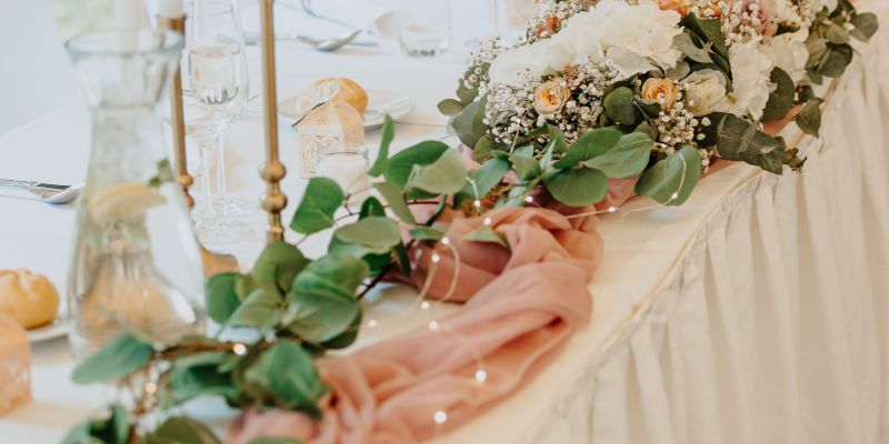 Romantický Hotel Mlýn Karlštejn - Romantický ostrov s party stanem