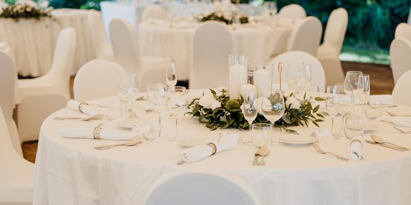 Romantický Hotel Mlýn Karlštejn - Romantický ostrov s party stanem