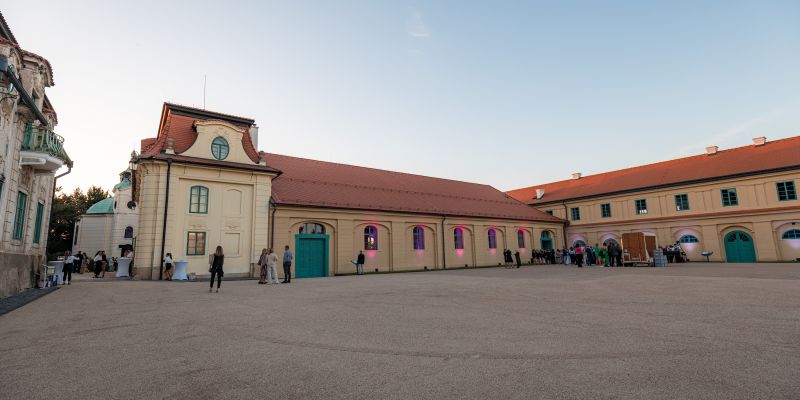 Zámek Karlova Koruna - Jízdárna Kinských