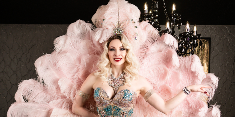 Burleska & showgirl Linde Von Schwärze