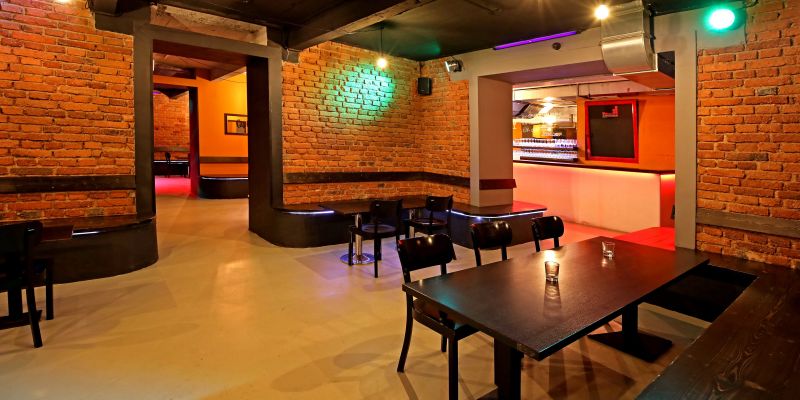 Restaurant ne-SMYSL s klubem ZARAGOZA - Podzemní klub ZARAGOZA