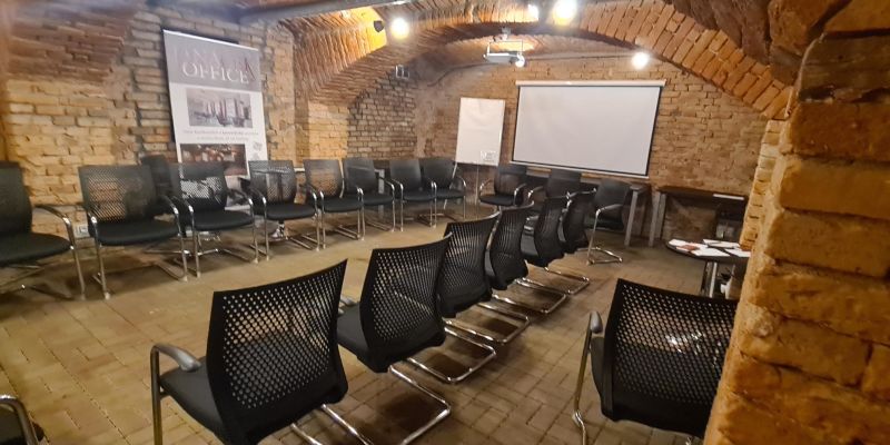 Janáček office - Velká tzv. Sklepní galerie