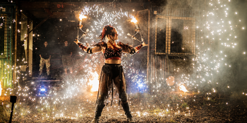 Martina's Agency – Show program pro firemní akce - Ohňová show