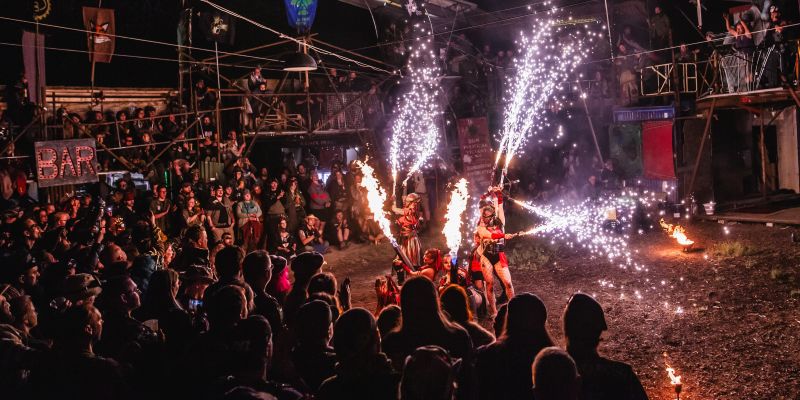 Martina's Agency – Show program pro firemní akce - Ohňová show