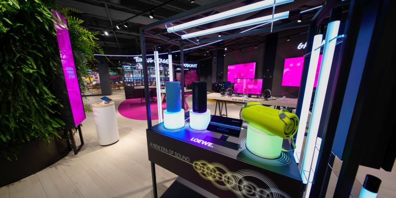 Magenta Experience Center