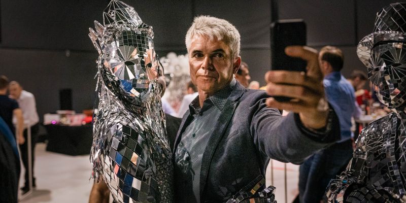 Aliatrix - visual entertainment agency - Walking acts