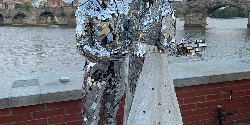 Aliatrix - visual entertainment agency - Walking acts