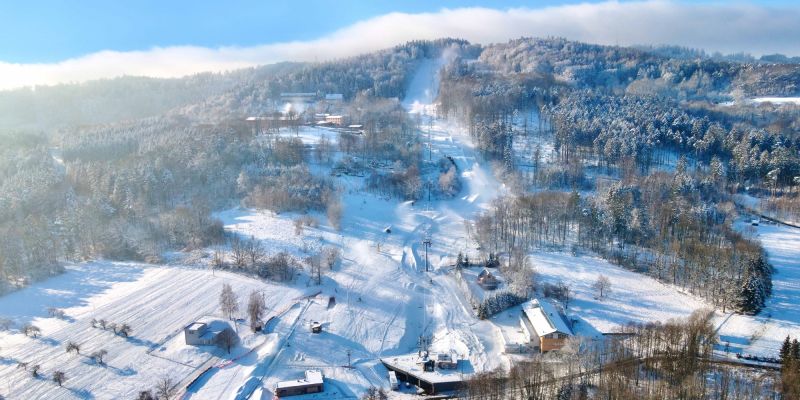 Lyžařská sezóna na Monínci začala se 70 cm sněhu a pokračuje večerním lyžováním ve všední dny i sobotu