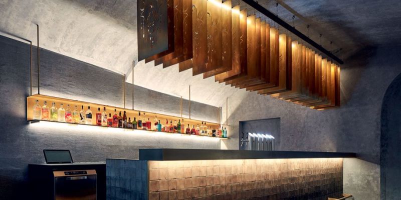 Moon Club & Lounge