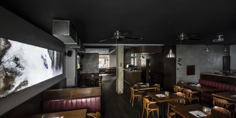 Lokal blok - Střední část restaurace