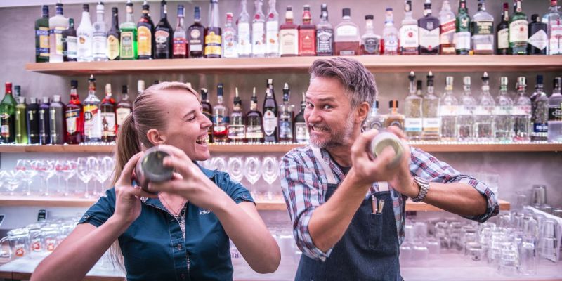 Lokal blok - Přední část restaurace