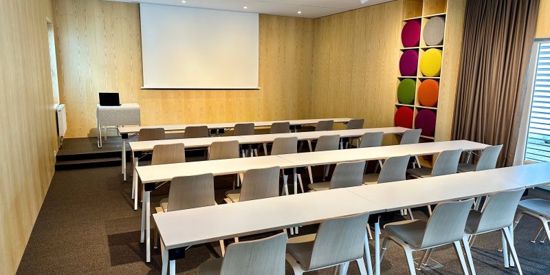 Multifunkční místnost soukromé kliniky LOGO