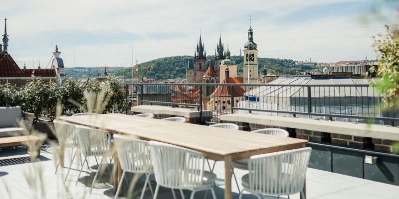Scott.Weber Workspace Náměstí Republiky 7 - Střešní lounge s terasou