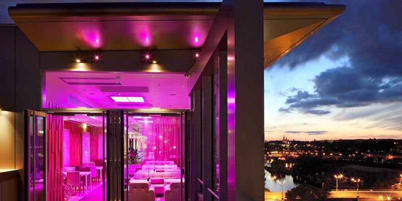 Cloud 9 Sky Bar & Lounge