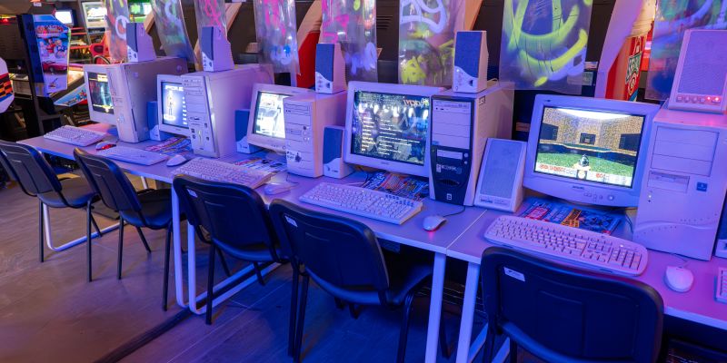 Fun Arena - Cyber Arcade