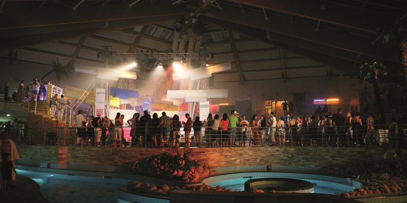 Chcete si rozbalit kouzelný předvánoční čas? Aquapalace Hotel Prague představuje jedinečný zážitek z firemního vánočního večírku!