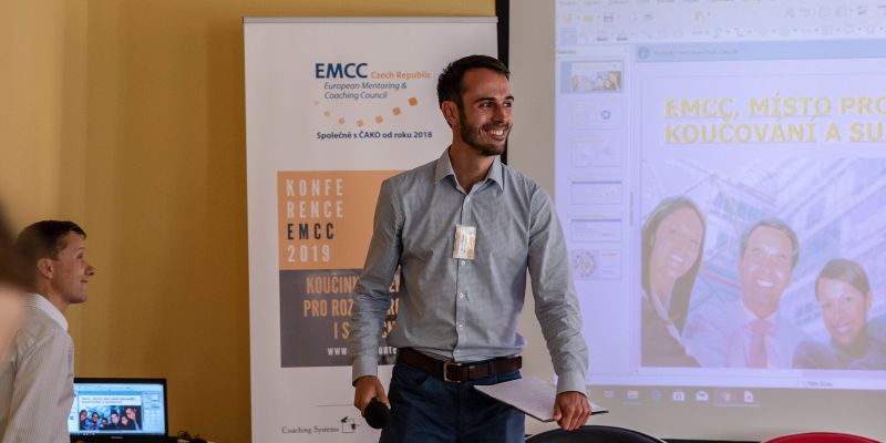 Moderátor Pavel Wieser