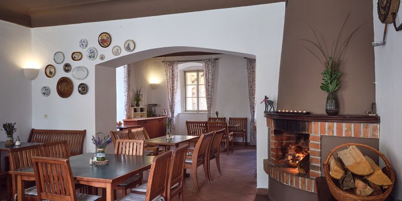Resort Panství Bechyně - Penzion a bistro Černická obora