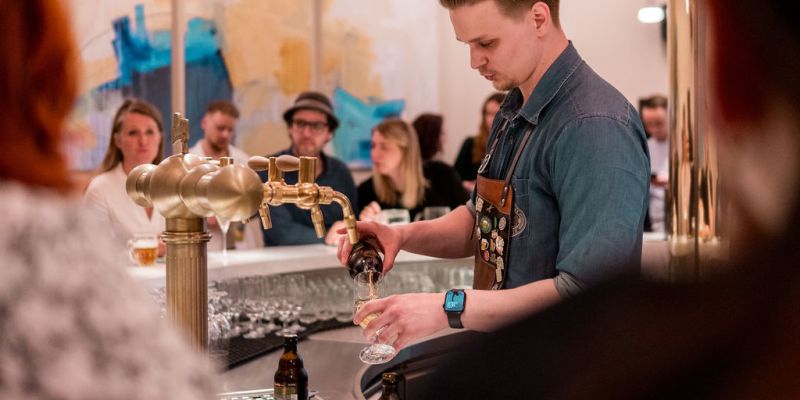 Proměňte firemní večírek v nezapomenutelný zážitek s Pilsner Urquell Experience v Praze