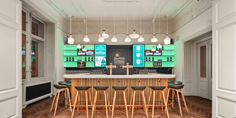 Proměňte firemní večírek v nezapomenutelný zážitek s Pilsner Urquell Experience v Praze