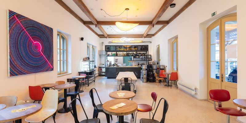 Stanice 6 - Bistro a perón