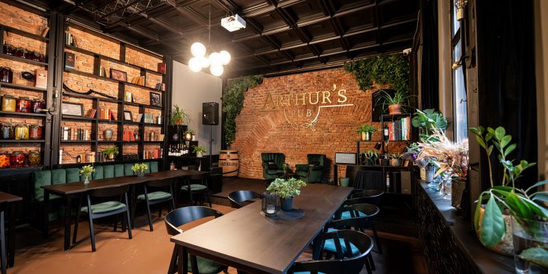 Arthur's Pub: Firemní akce v srdci Karlína s welcome drinkem zdarma